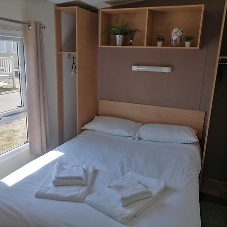 Sea Haven - 4 Bedroom Static Near The Beach 딤처치 외부 사진