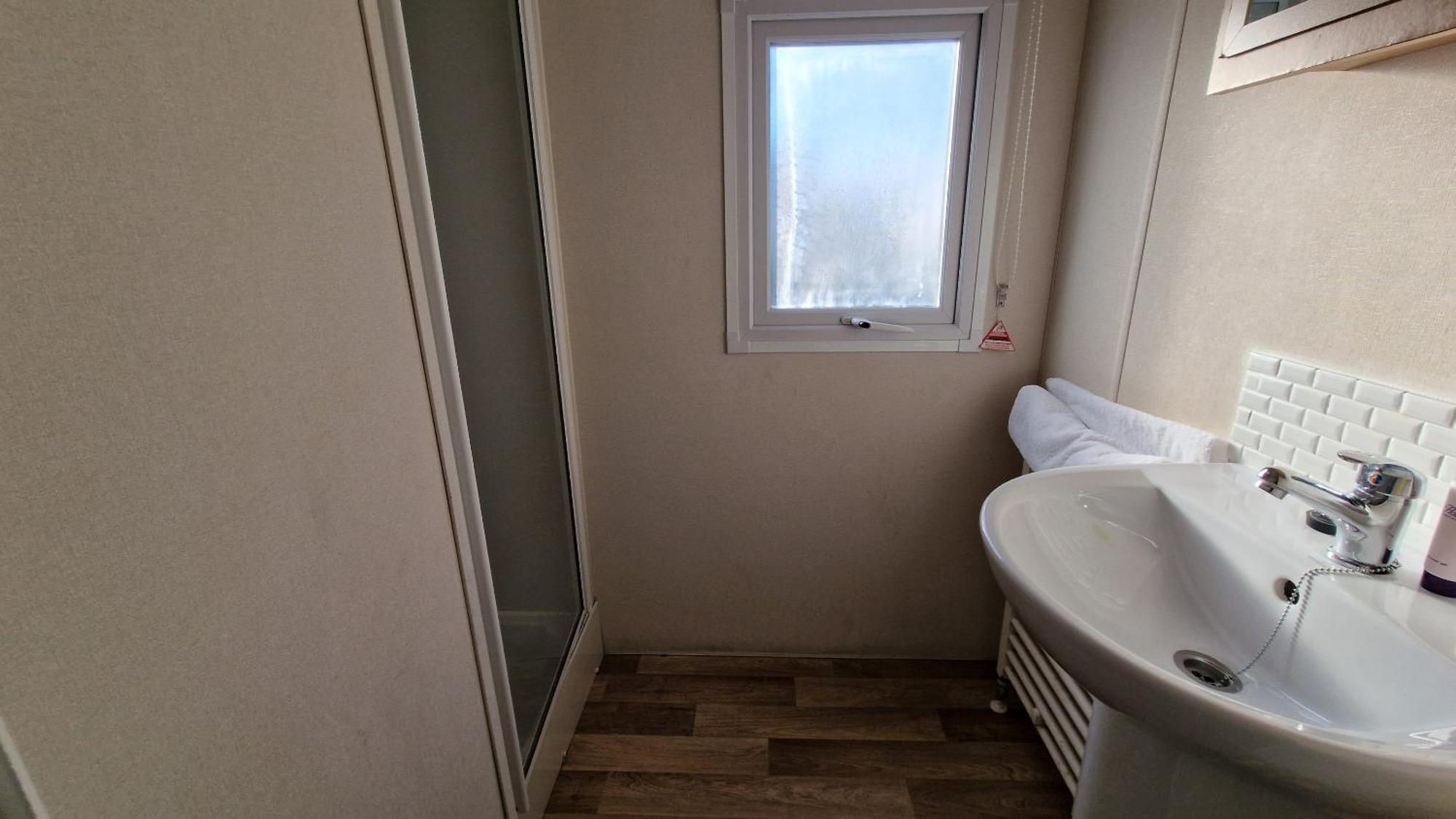 Sea Haven - 4 Bedroom Static Near The Beach 딤처치 외부 사진