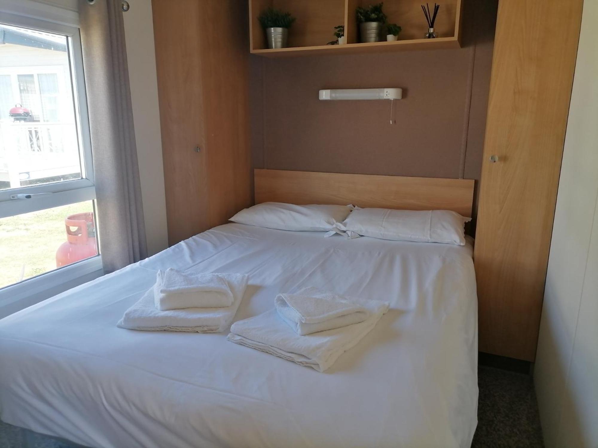 Sea Haven - 4 Bedroom Static Near The Beach 딤처치 외부 사진